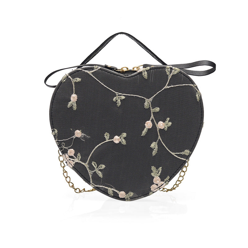 Bolso de corazones con encaje